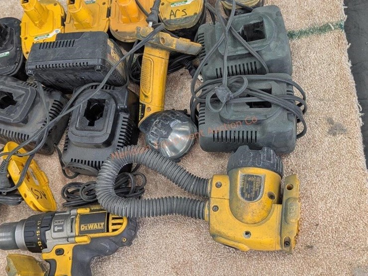pallet--assorted-dewalt-18v-tools-image-12
