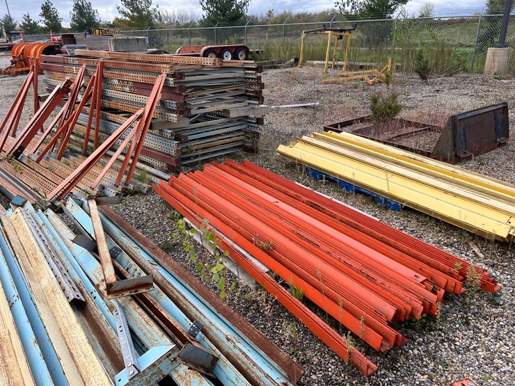 #2103-•-steel-pallet-racking-upright-frames,-cross-beams,-and-more-image-18