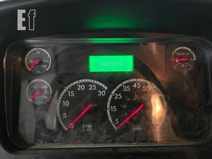 2017-freightliner-business-class-m2-106-6865-image-12