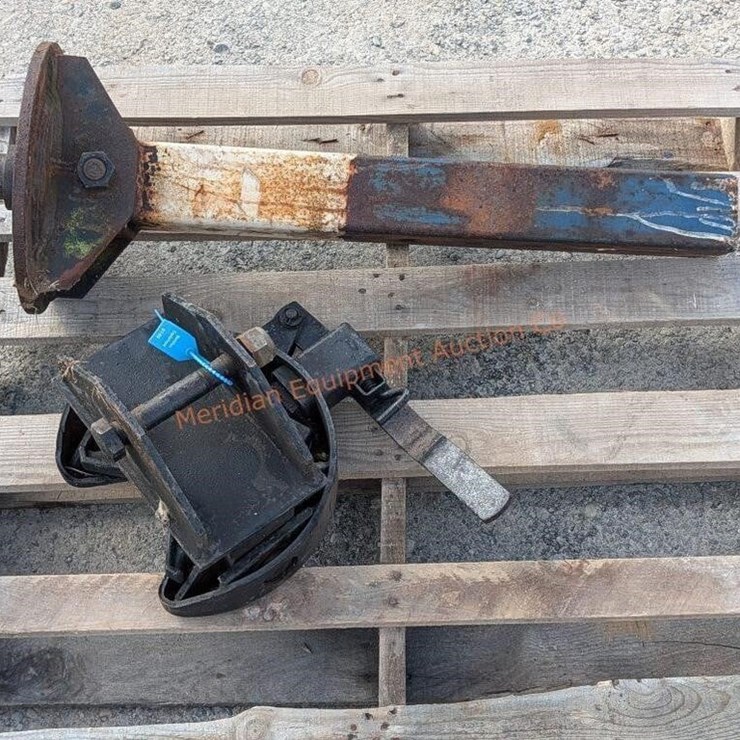 Fifth Wheel Hitch Attachments