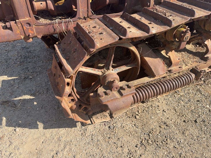 caterpillar-thirty-image-6