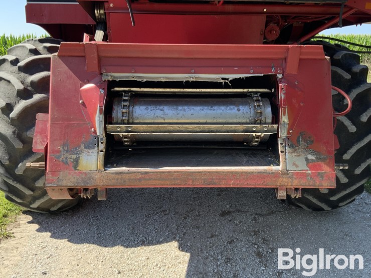 1992-case-ih-1640-2wd-combine-image-9