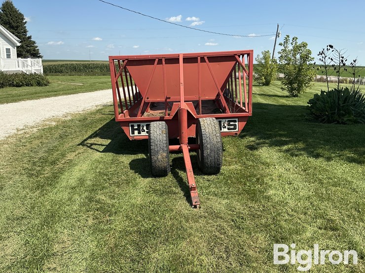 h-&-s-fws2a-hay-feeder-wagon-image-2