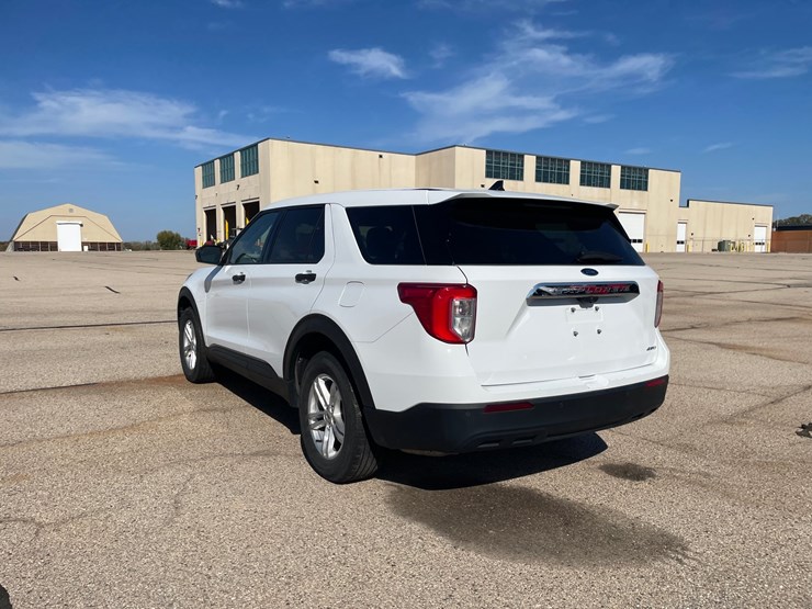 #1527-•-2022-ford-explorer-awd-suv-(has-wi-title)-image-33