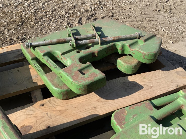 john-deere-100#-tractor-suitcase-weights-image-13