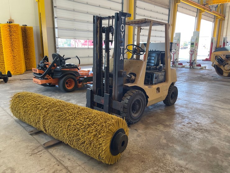 #1538-•-1977-toyota-2fg20-lp-forklift-image-1