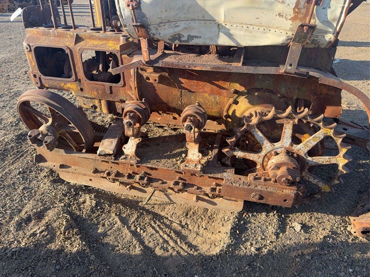 caterpillar-thirty-image-10
