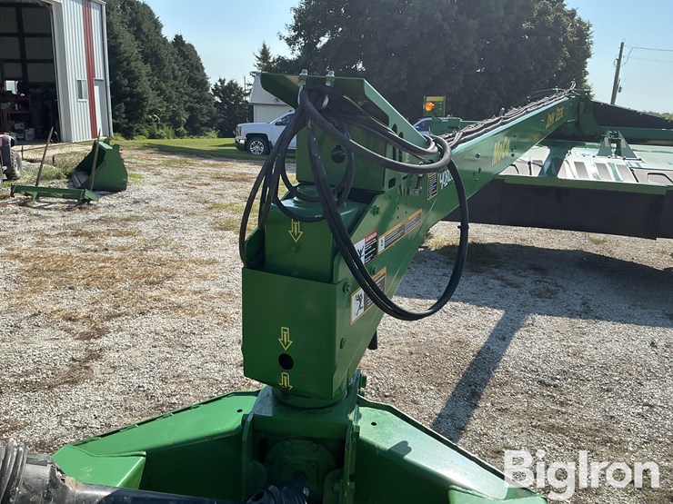 2015-john-deere-946-mower-conditioner-image-11
