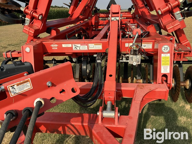 2018-kuhn-krause-excelerator-8005-vertical-tillage-image-14