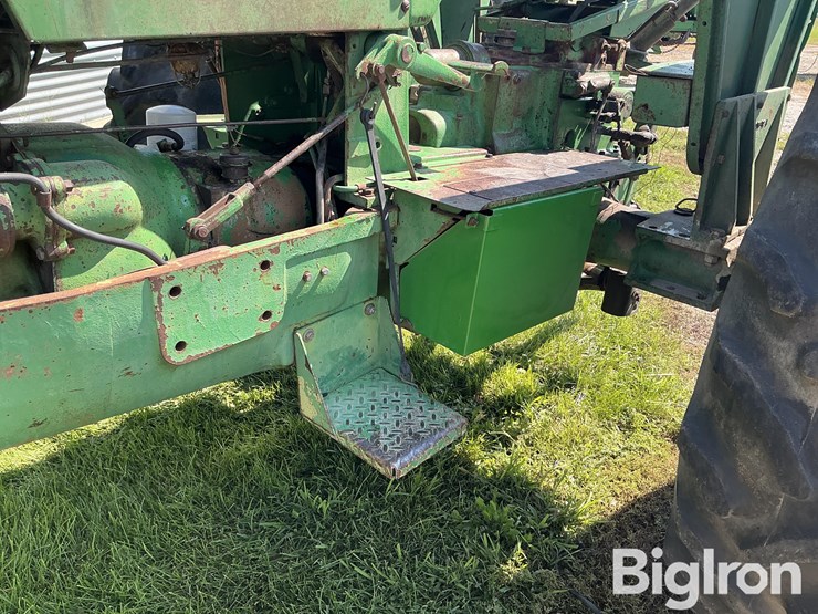 1968-oliver-1650-2wd-tractor-image-12
