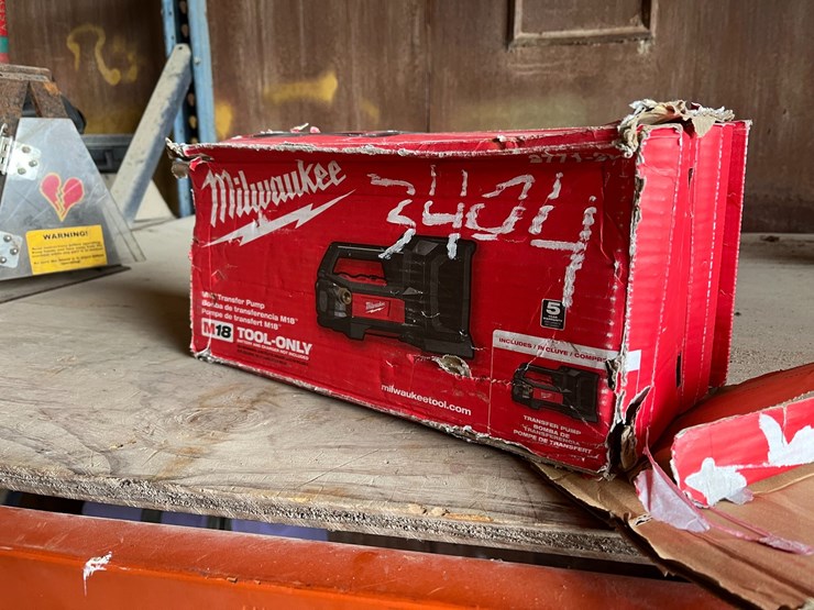 #3404-•-milwaukee-transfer-pump-image-1