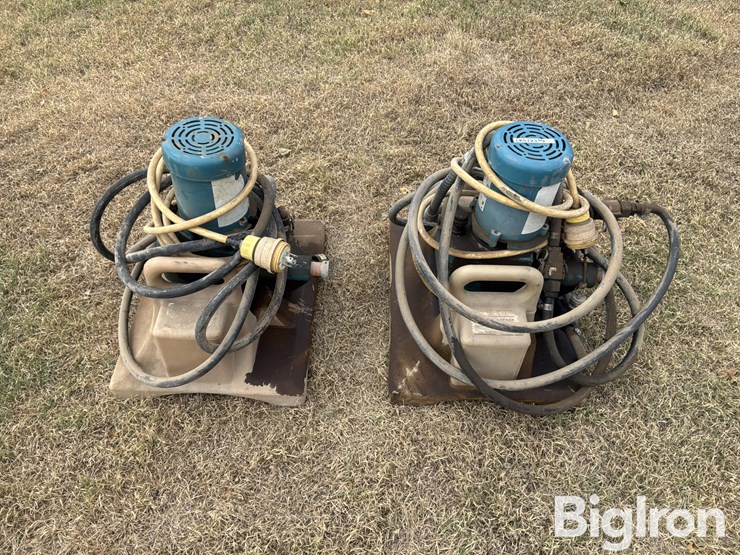 neptune-center-pivot-irrigation-chemical-fertilizer-pumps-image-2