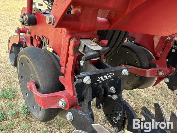 2018-case-ih-early-riser-2150-16r30"-planter-image-18