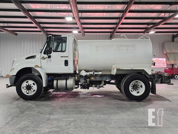 2016-international-durastar-4300-image-5