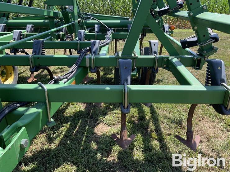 john-deere-980-32'-field-cultivator-image-10