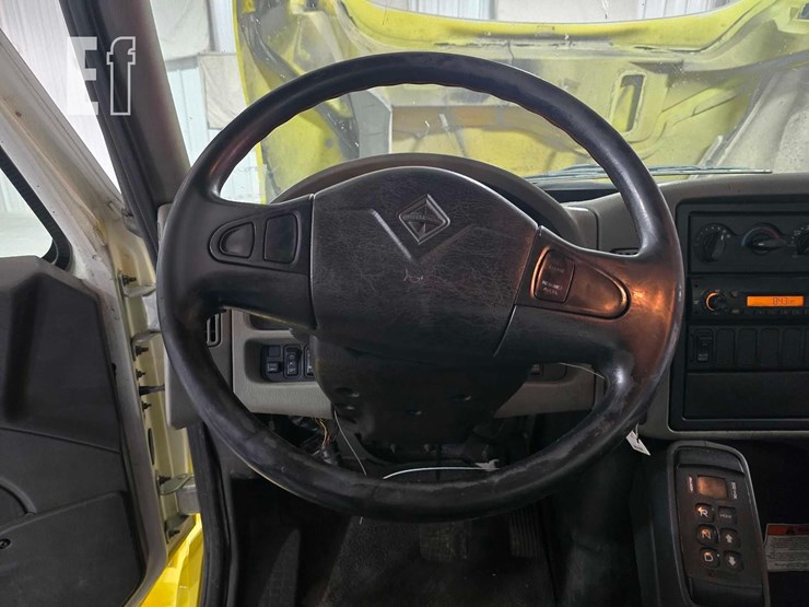2010-international-durastar-4300-image-10