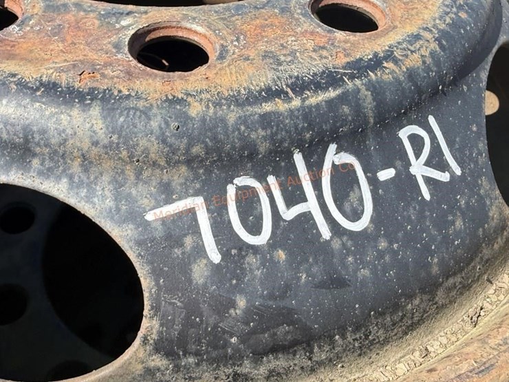 4--10r22.5-truck-tires-w/-rims-image-13