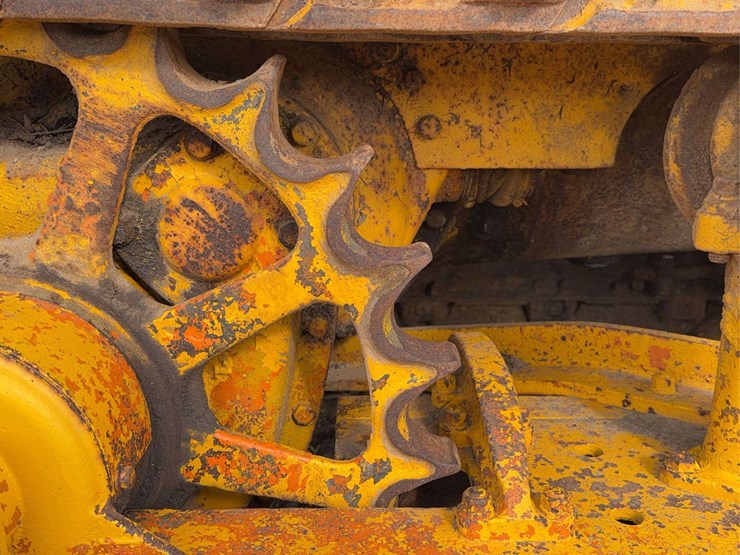 caterpillar-twenty-eight-image-27