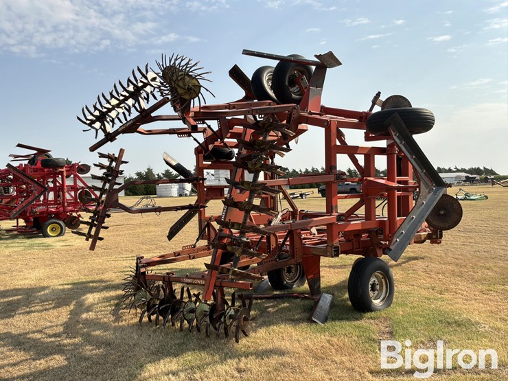 richardson-ae-4-30-4-6x5-sweep-plow-w/sunflower-pickers-image-5