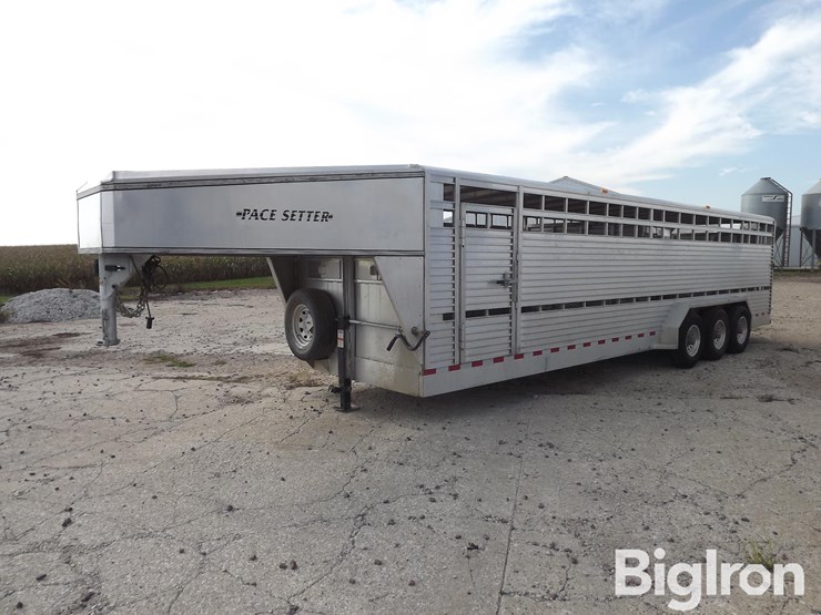 2004-k&o-mfg-pace-setter-tri/a-aluminum-livestock-trailer-image-1