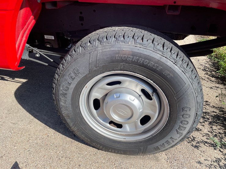 #1524-•-2021-ford-f-250-xl-pickup-truck-(has-wi-title)-image-25