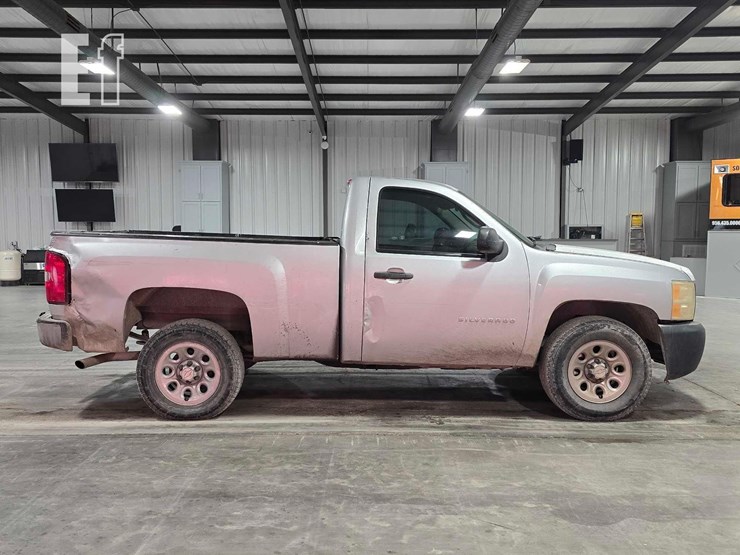 2013-chevrolet-silverado-1500-image-6