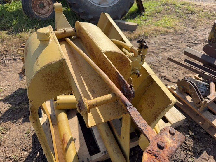 oliver-front-blade-image-12