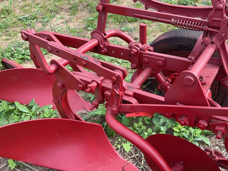 oliver-two-bottom-plow-image-12