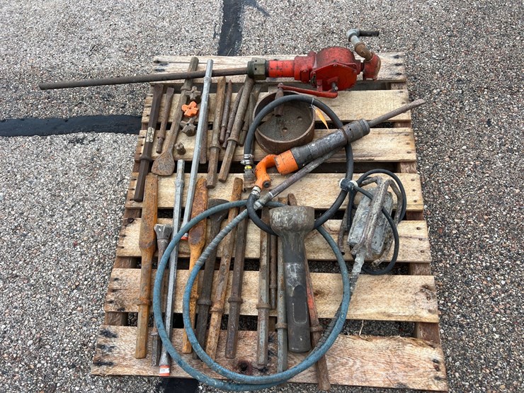 #2109-•-breaker-bits,-pneumatic-tools,-concrete-vibrator-motor,-rotary-barrel-pump,-and-more-image-3