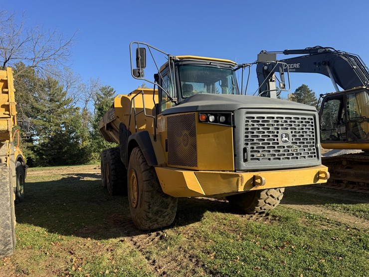 2013-deere-410e-image-6