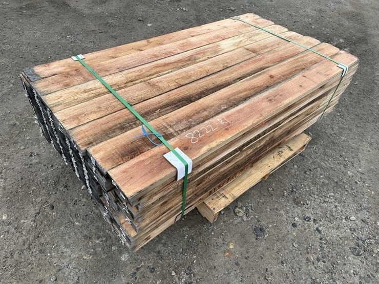~189--dog-ear-cedar-fencing-pieces-image-1