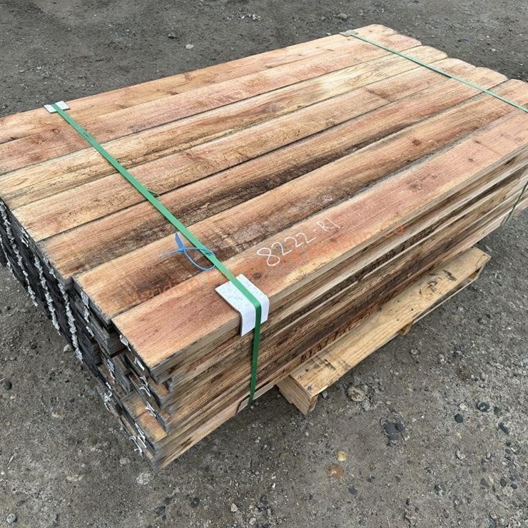 ~189- Dog Ear Cedar Fencing Pieces