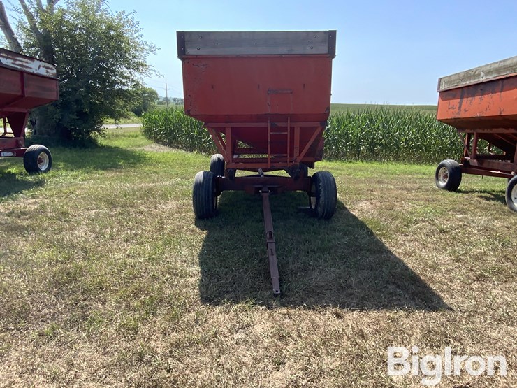 farm-king-m10-gravity-wagon-image-2