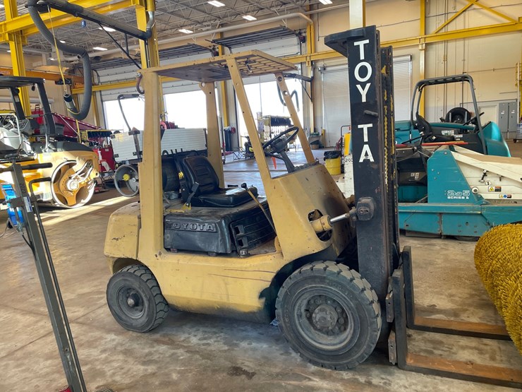 #1538-•-1977-toyota-2fg20-lp-forklift-image-15