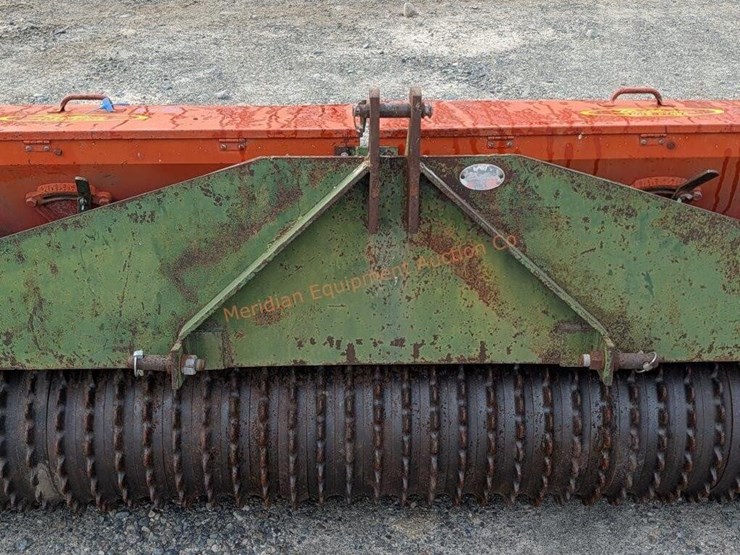 brillion-sure-stand-8'-3pt-seeder-image-18