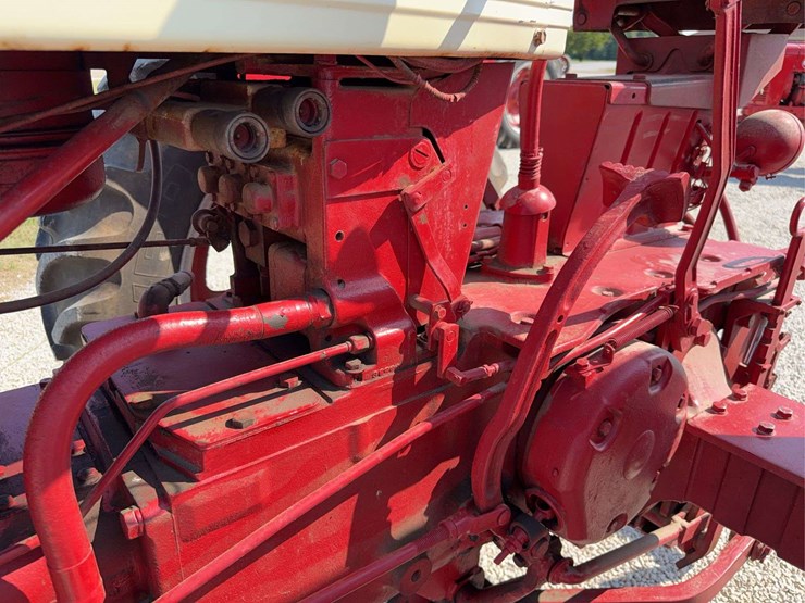 farmall-560-diesel-image-42