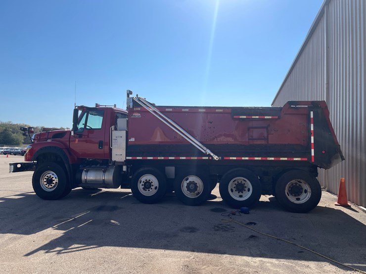 #1502-•-2018-international-7600-quad-axle-dump-truck-(has-wi-title)-with-accessories-image-8