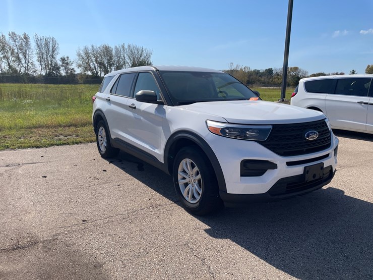 #1526-•-2021-ford-explorer-awd-suv-(has-wi-title)-image-13
