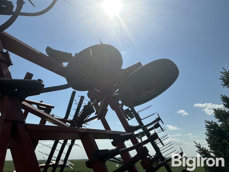 case-ih-4800-vibra-shank-field-cultivator-image-14