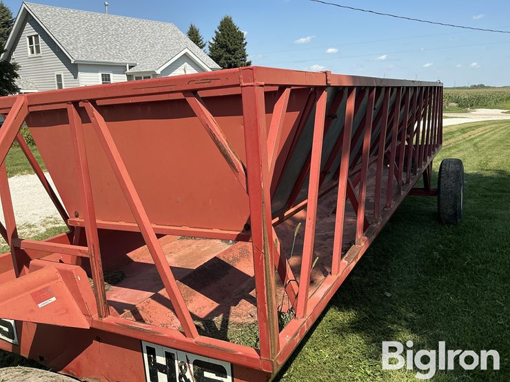 h-&-s-fws2a-hay-feeder-wagon-image-12