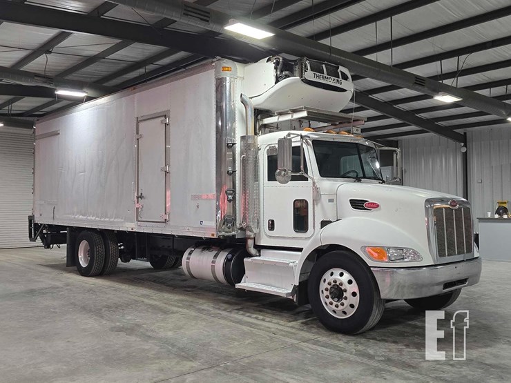 2011-peterbilt-337-image-2