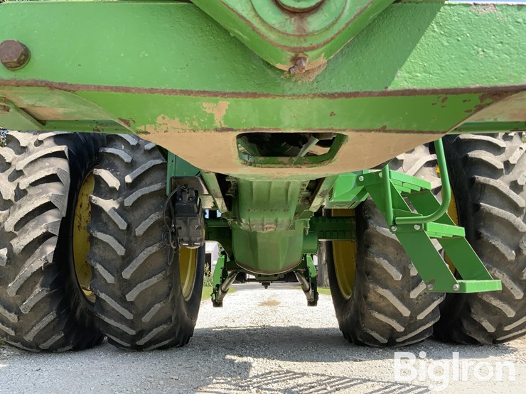 1982-john-deere-4240-2wd-tractor-image-10