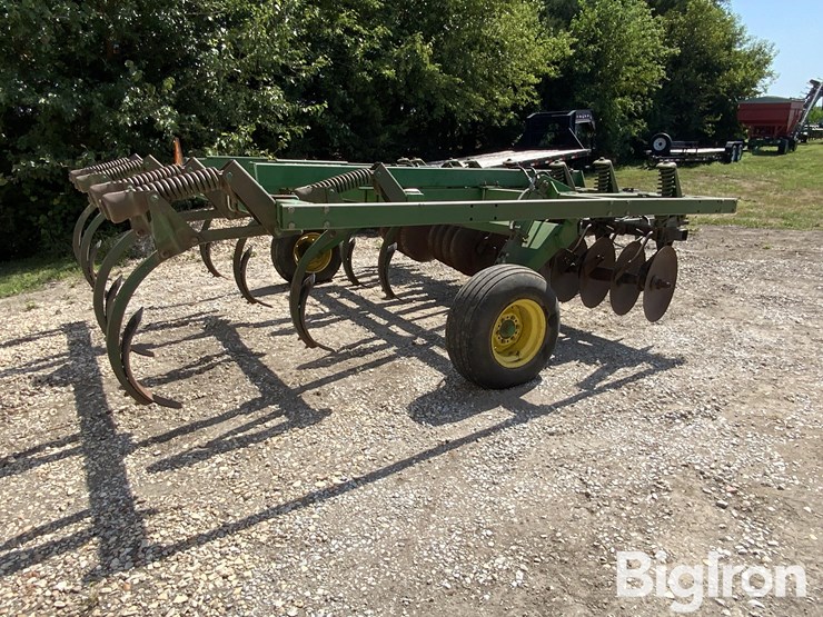 john-deere-712-pull-type-12'-disk-chisel-ripper-image-5