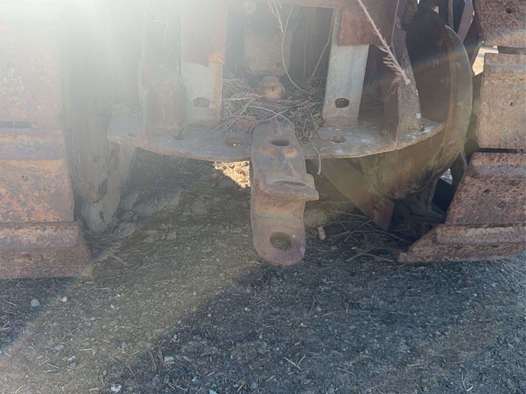 caterpillar-thirty-image-12