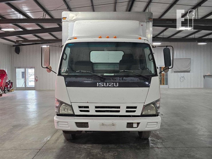 2006-isuzu-npr-hd-image-7