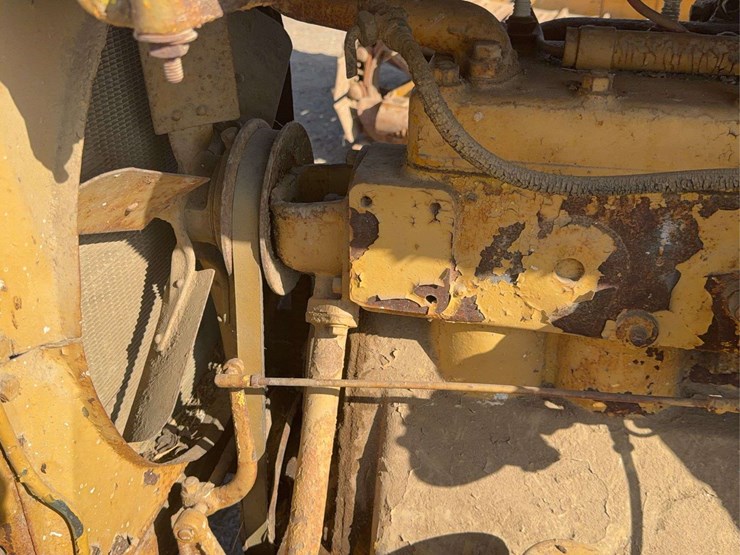 caterpillar-fifteen-image-17