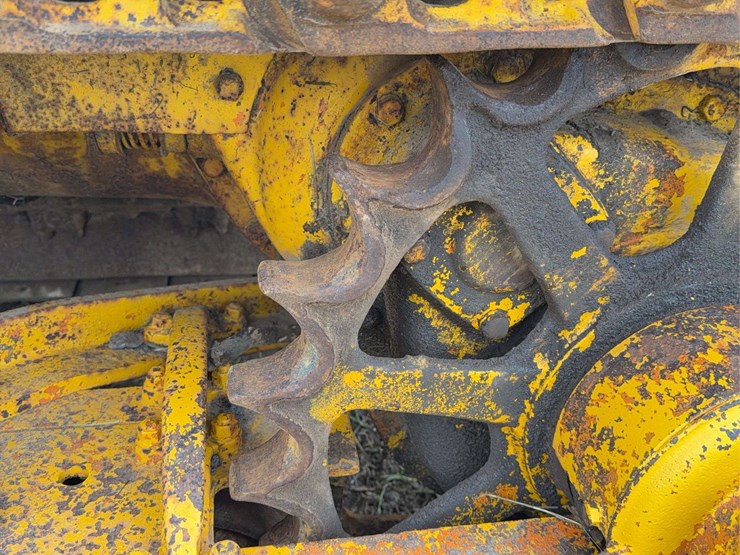 caterpillar-twenty-eight-image-39