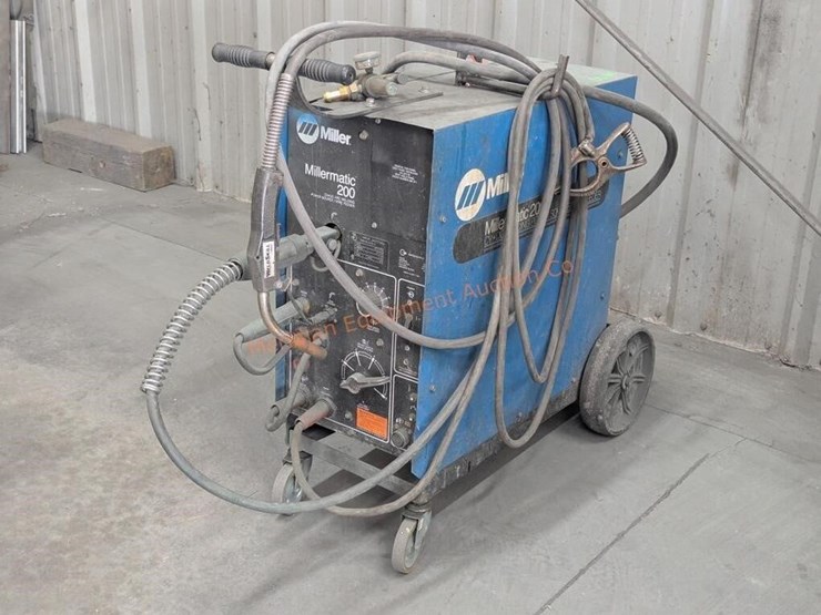 miller-millermatic-200-welder-image-1