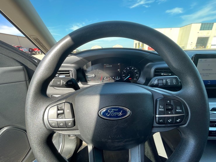#1527-•-2022-ford-explorer-awd-suv-(has-wi-title)-image-11