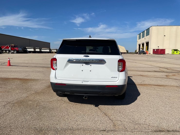 #1528-•-2021-ford-explorer-awd-suv-(has-wi-title)-image-33